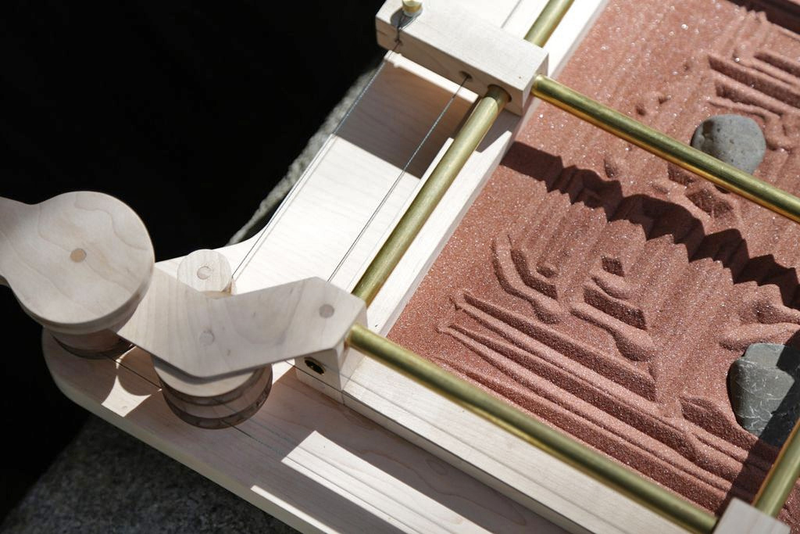 Illustration for article titled DIY Etch A Sketch Creates Tiny Zen Gardens Instead of Crappy Drawings